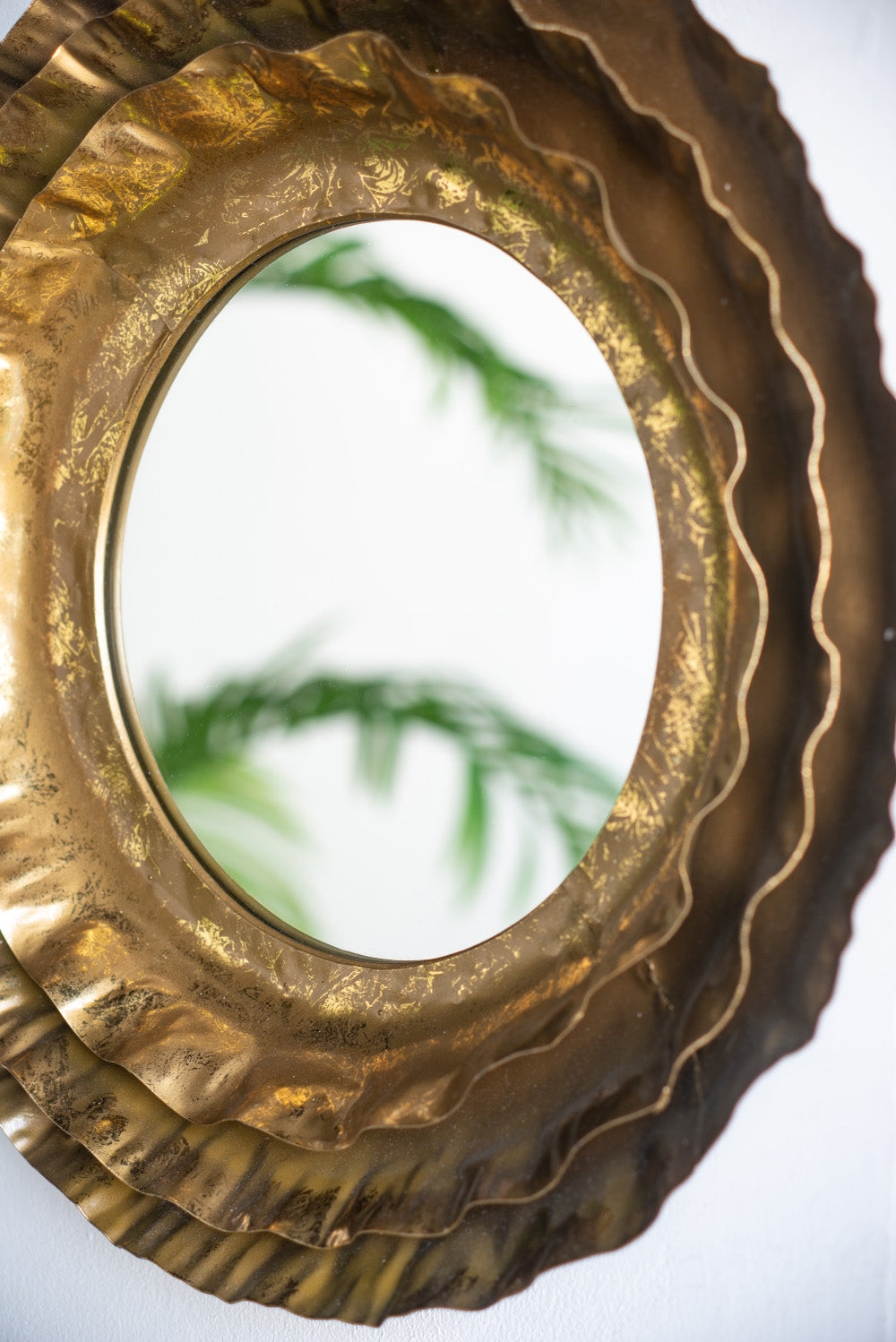 16 Inch Round Wall Mirror with Gold Metal Frame, Mid-Century Modern Flower Accent Mirror for Living Room, Entryway, Mantel & Office