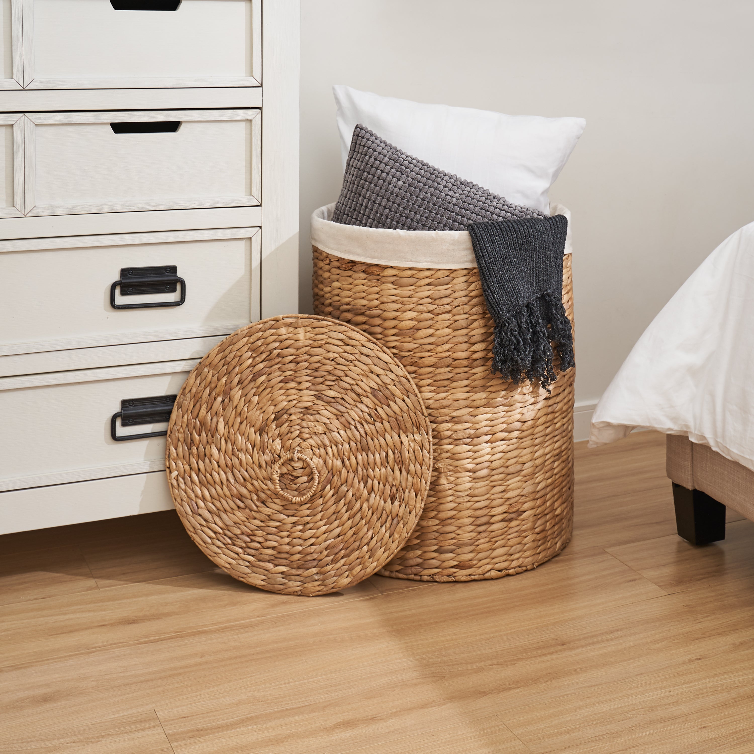 Ludmilla Tall Round Water Hyacinth Laundry Hamper with Lid – Handwoven Wicker Clothes Basket with Removable Liner for Bedroom& Home Storage, Natural Brown, 15" x 15" x 20"
