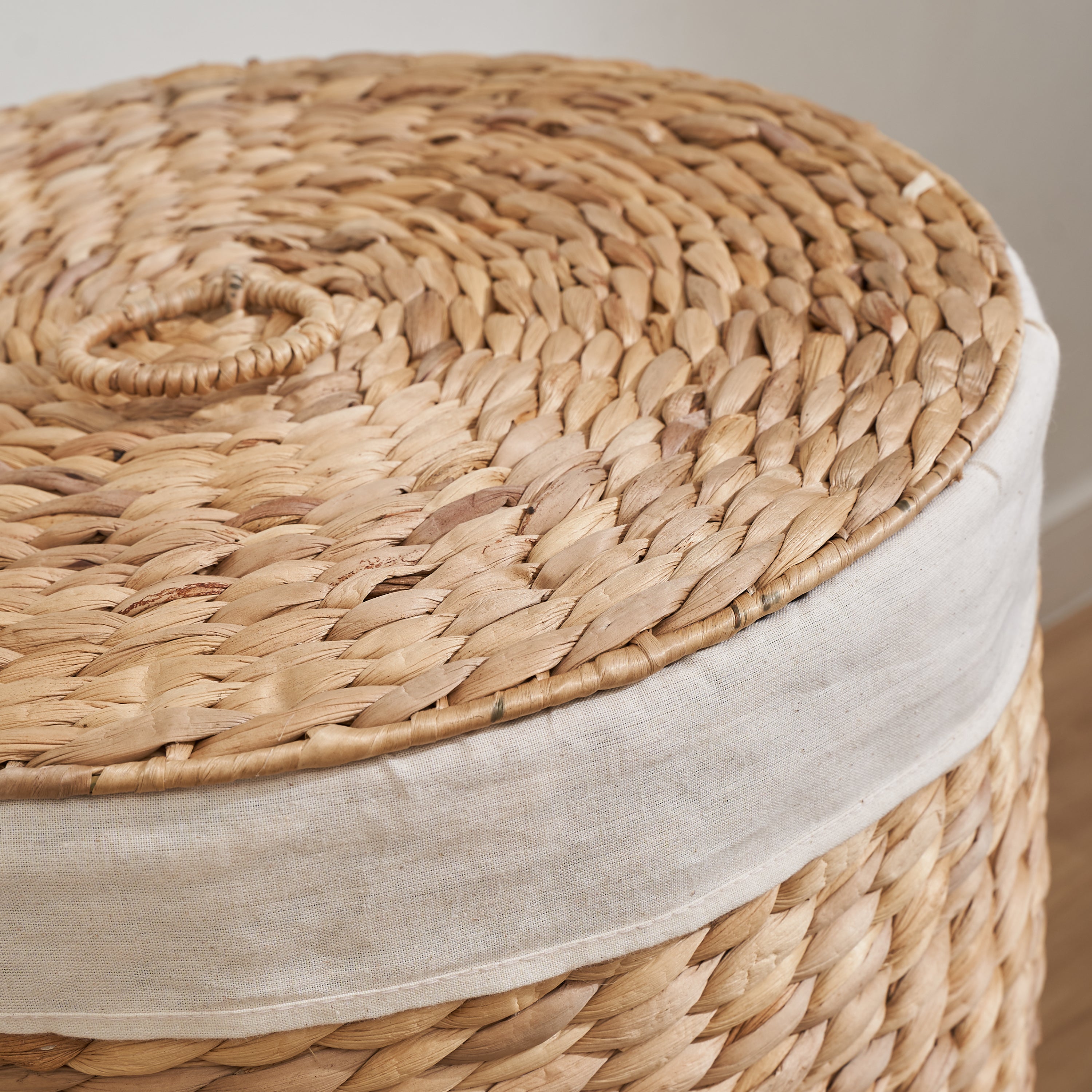 Ludmilla Tall Round Water Hyacinth Laundry Hamper with Lid – Handwoven Wicker Clothes Basket with Removable Liner for Bedroom& Home Storage, Natural Brown, 15" x 15" x 20"