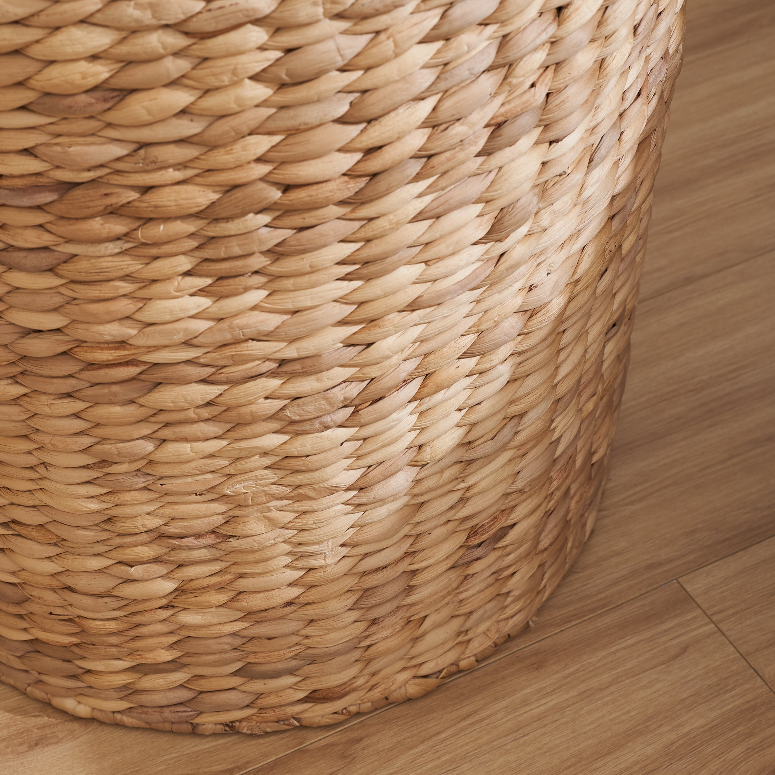 Ludmilla Tall Round Water Hyacinth Laundry Hamper with Lid – Handwoven Wicker Clothes Basket with Removable Liner for Bedroom& Home Storage, Natural Brown, 15" x 15" x 20"